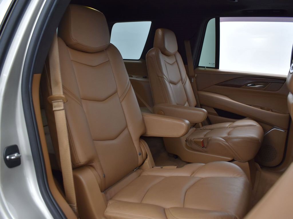 Used 2017 Cadillac Escalade Platinum image 36