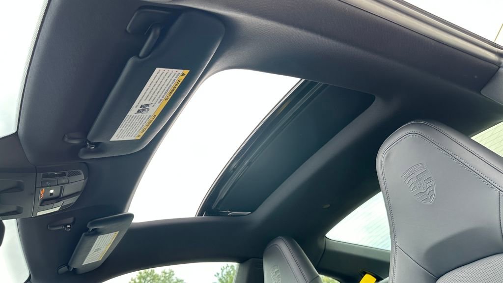 Used 2025 Porsche 911 Carrera image 14