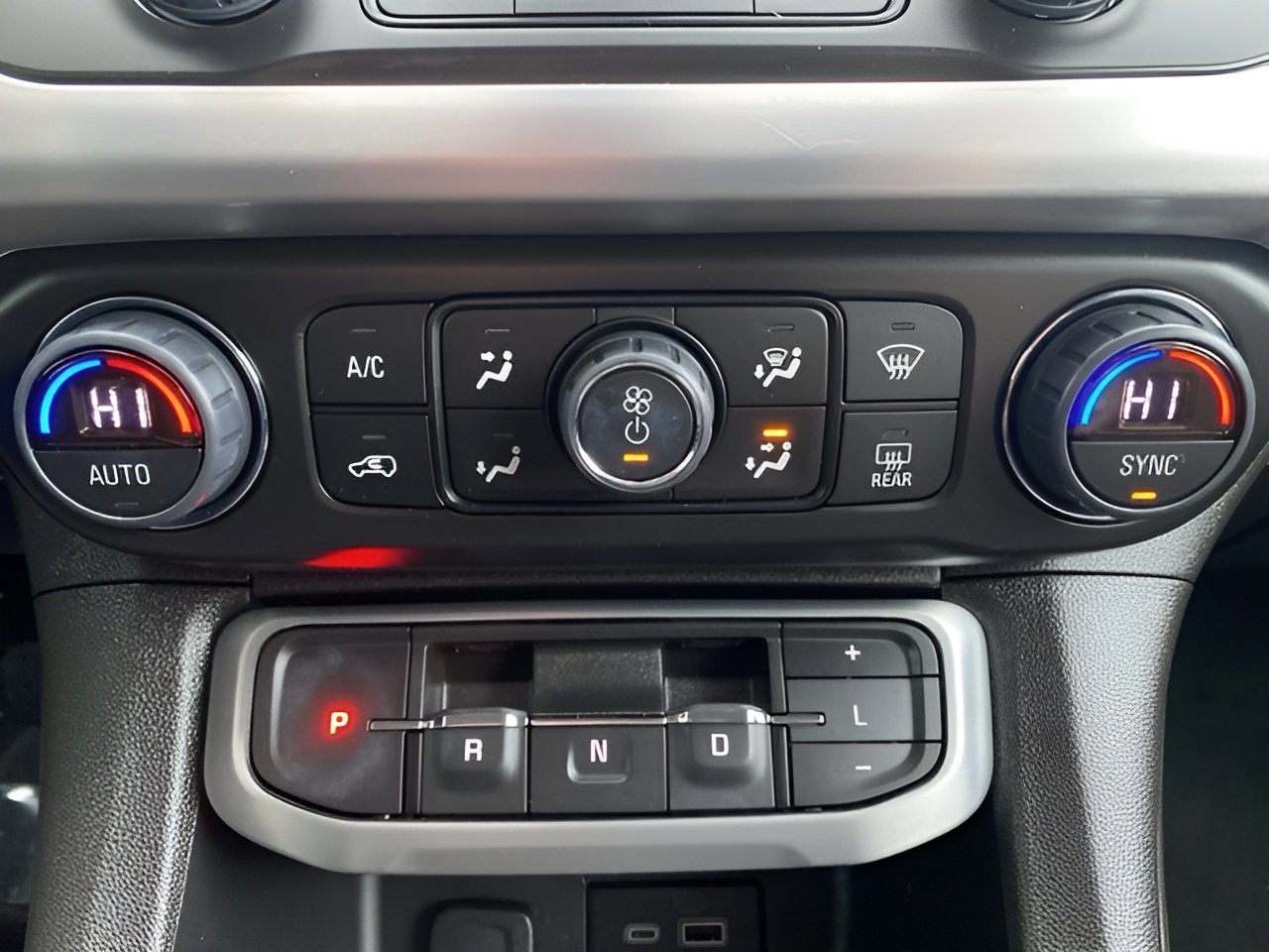 Used 2023 GMC Acadia SLE w/ Driver Convenience Package image 23