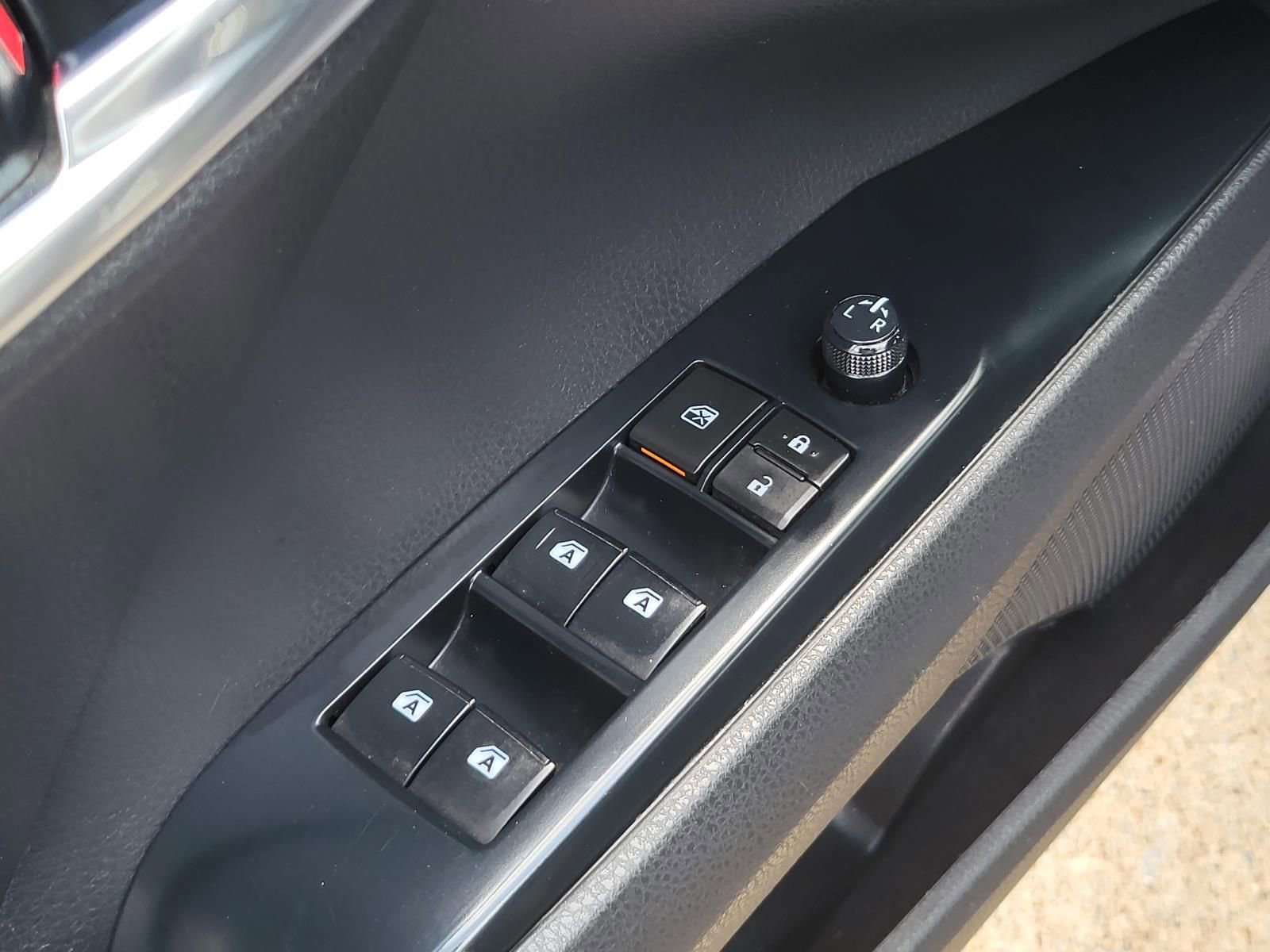 Used 2020 Toyota Camry SE image 15