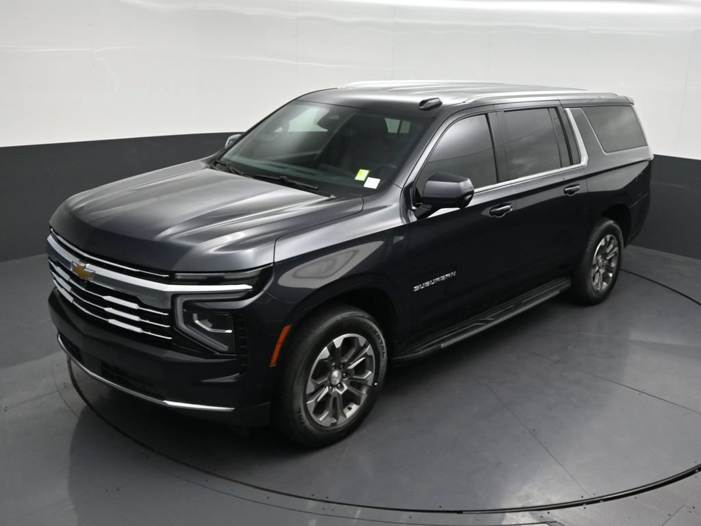 Used 2025 Chevrolet Suburban LT RWD image 17