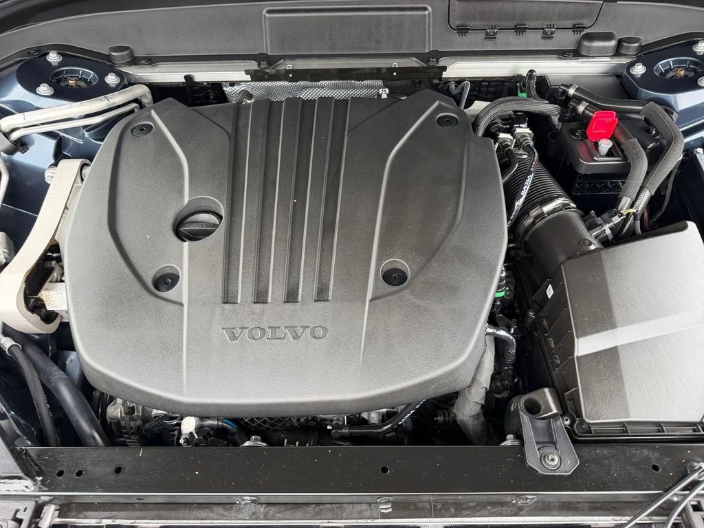 Certified 2024 Volvo XC60 B5 Plus w/ Climate Package AWD/4WD image 29