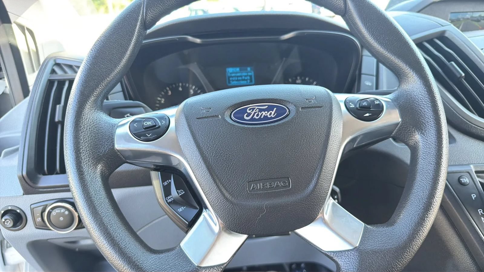 Used 2019 Ford Transit 250 130 Low Roof RWD image 23