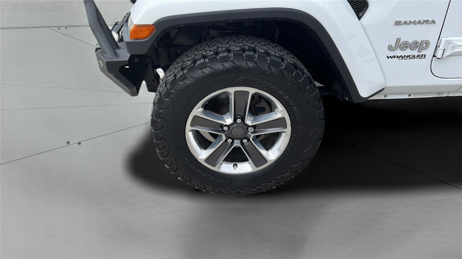 Used 2018 Jeep Wrangler Unlimited Sahara AWD/4WD image 21