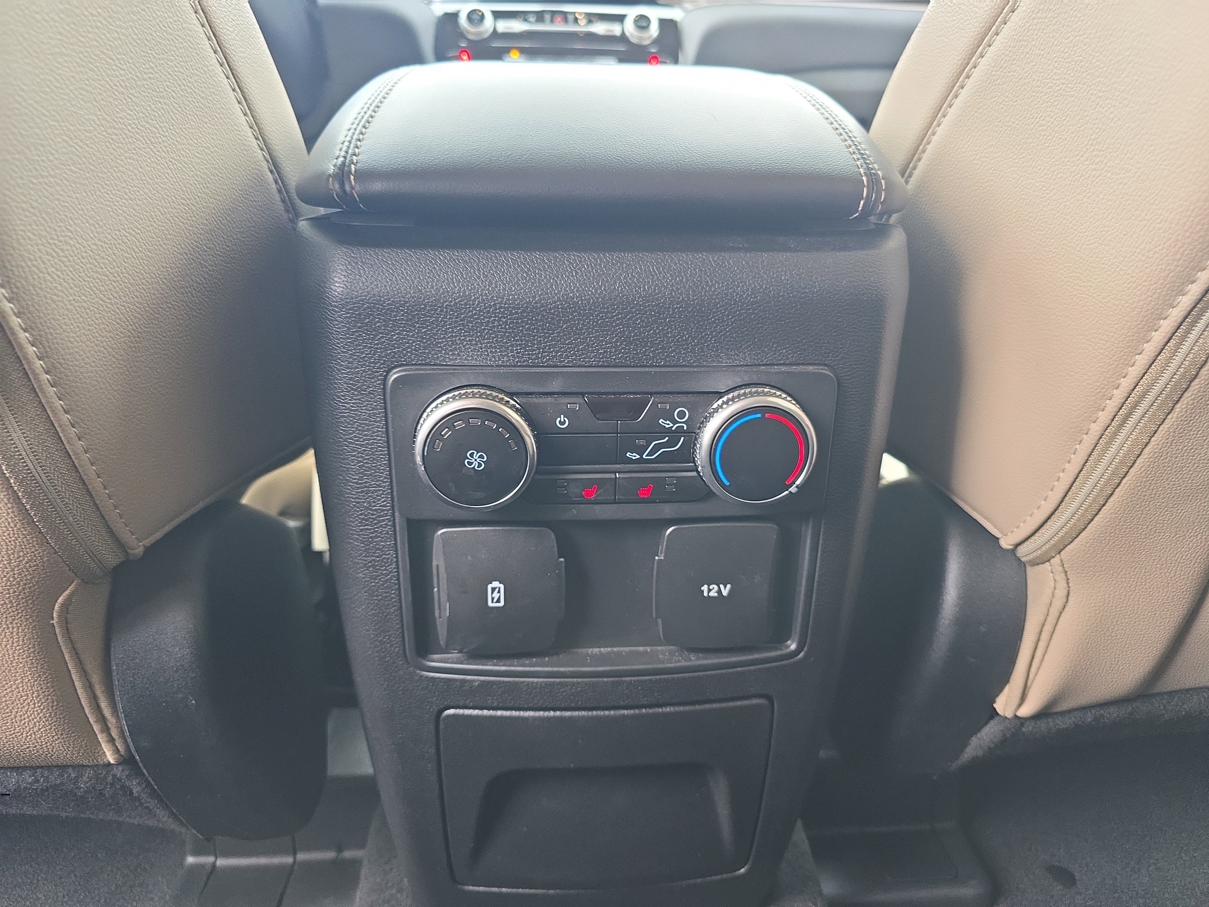 Used 2023 Ford Explorer Limited w/ Class IV Trailer Tow Package image 17