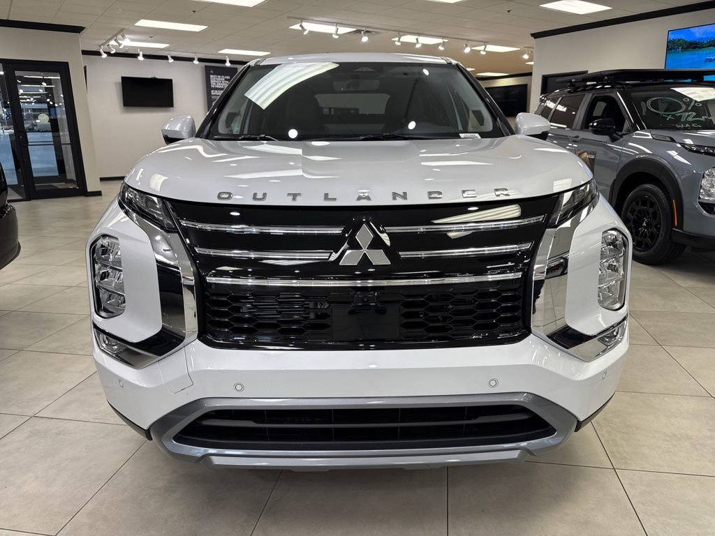 New 2026 Mitsubishi Outlander SE image 2