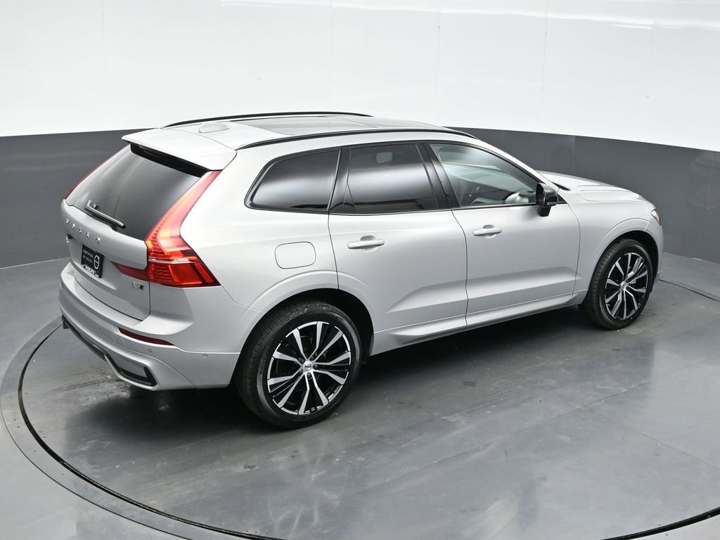 Used 2025 Volvo XC60 B5 Plus image 28