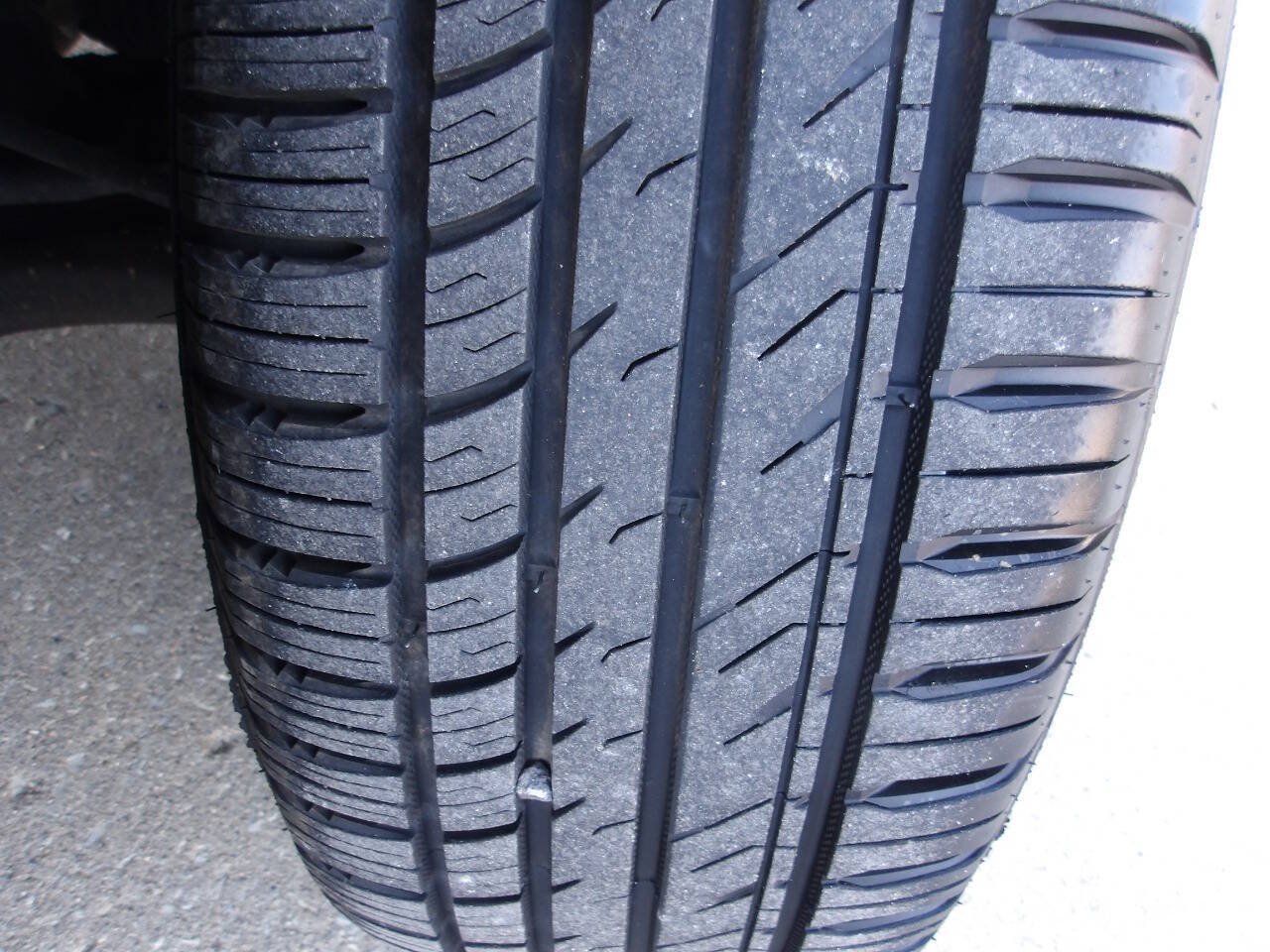 Used 2010 Mercury Mariner 2WD image 8