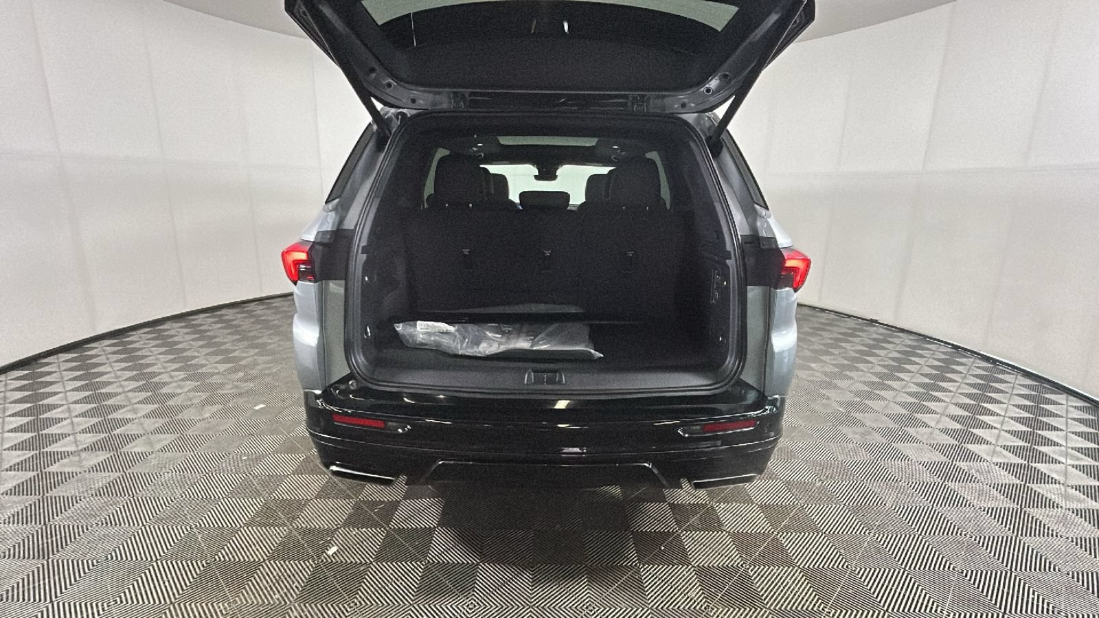 New 2026 Buick Enclave Sport Touring w/ Power Package FWD image 32