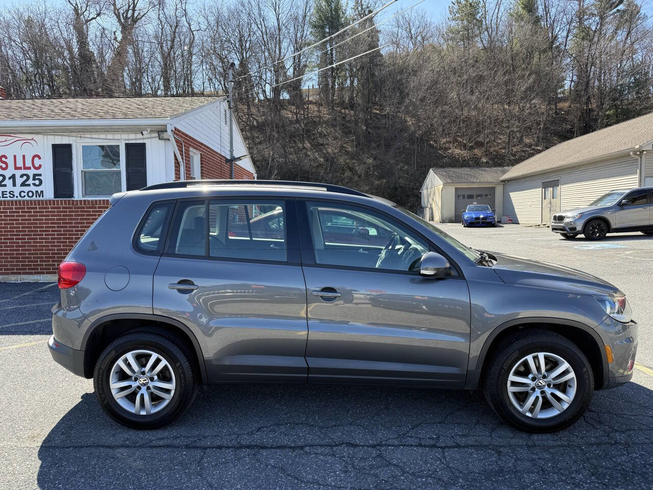 Used 2016 Volkswagen Tiguan S image 4