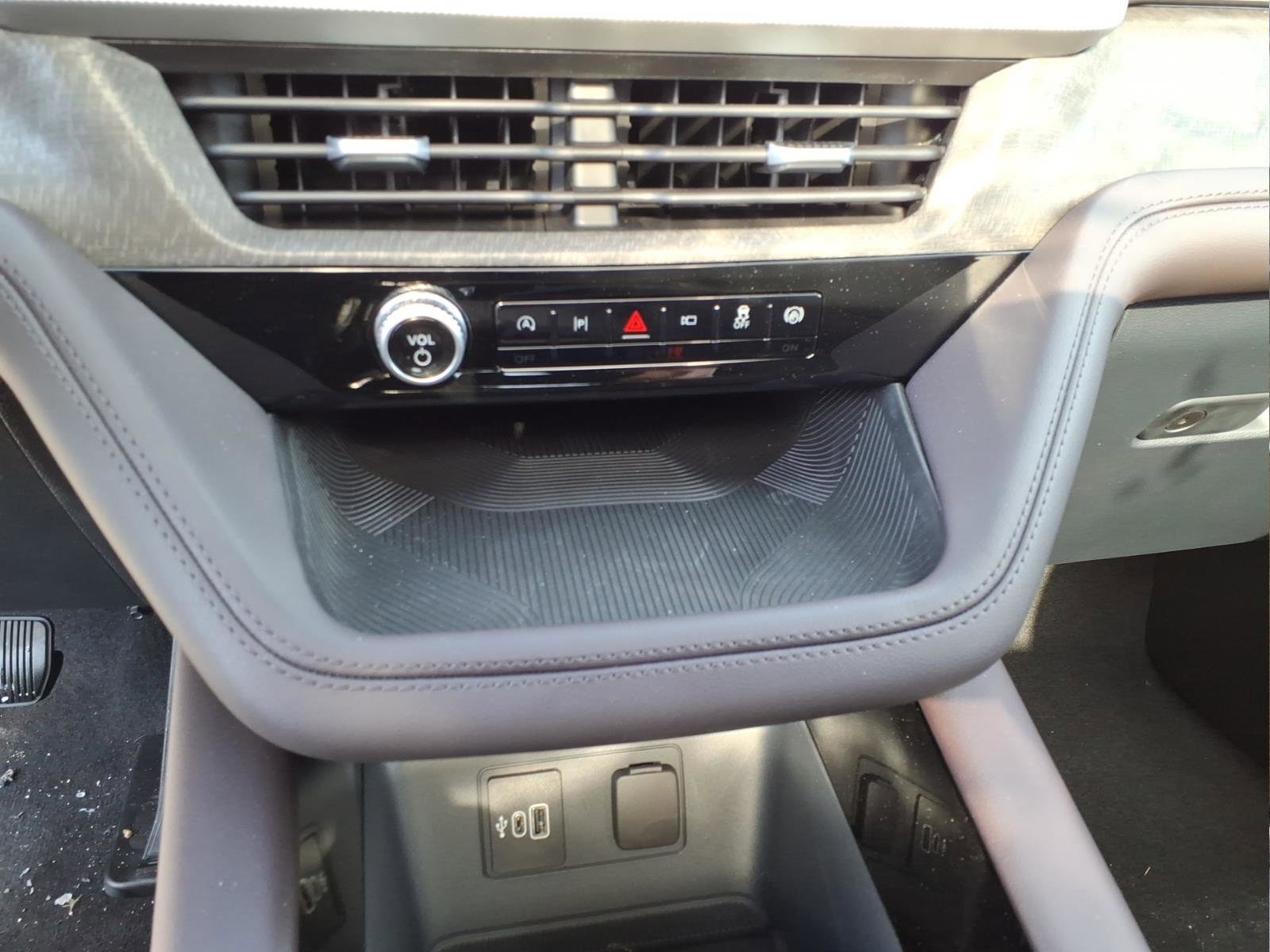 New 2026 Ford Explorer Platinum w/ LUX Leather Package image 11