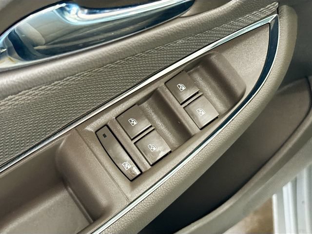 Used 2018 Chevrolet Cruze LT w/ Convenience Package FWD image 17