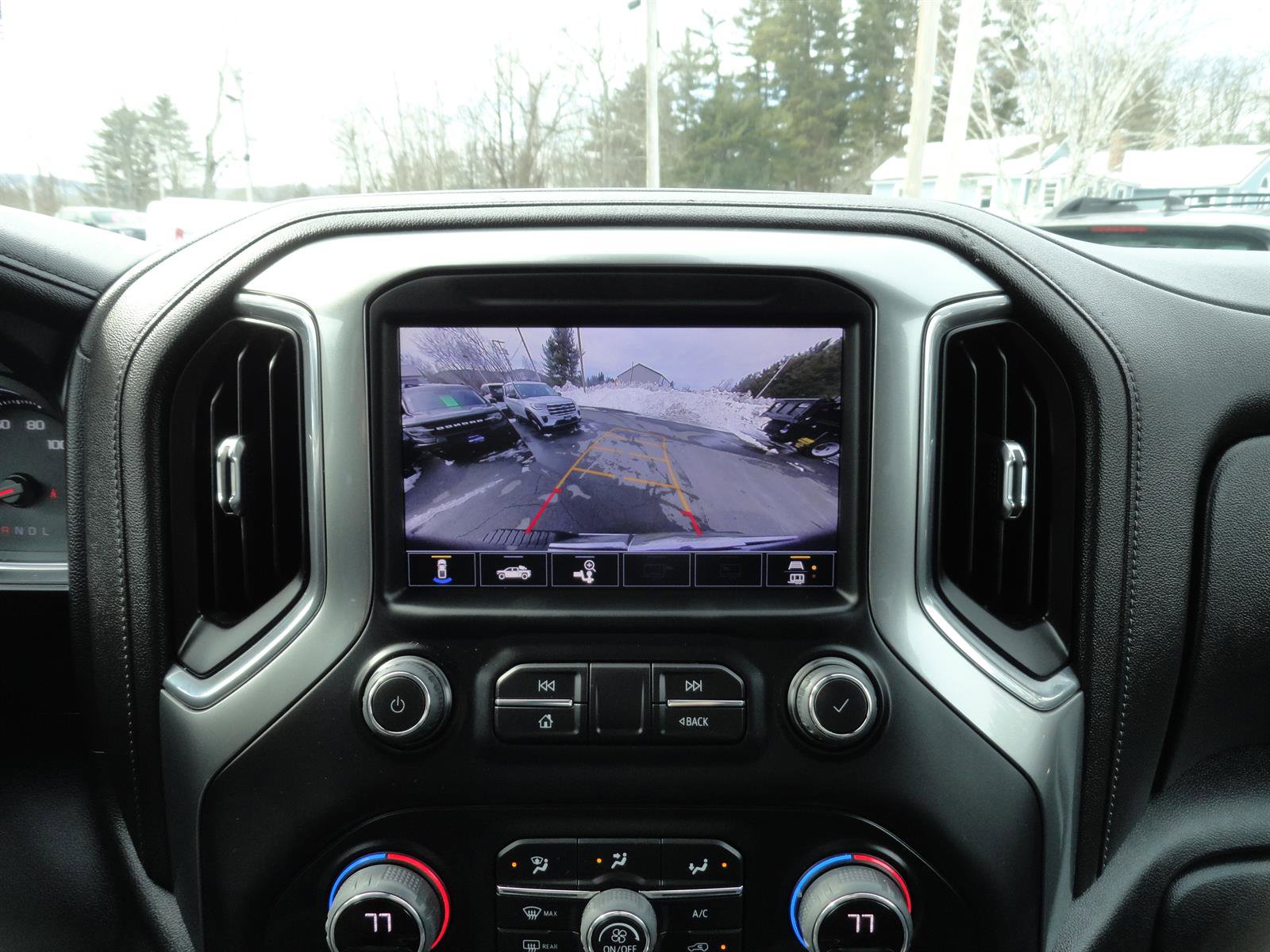 Used 2022 Chevrolet Silverado 1500 LTZ w/ LTZ Premium Package AWD/4WD image 17