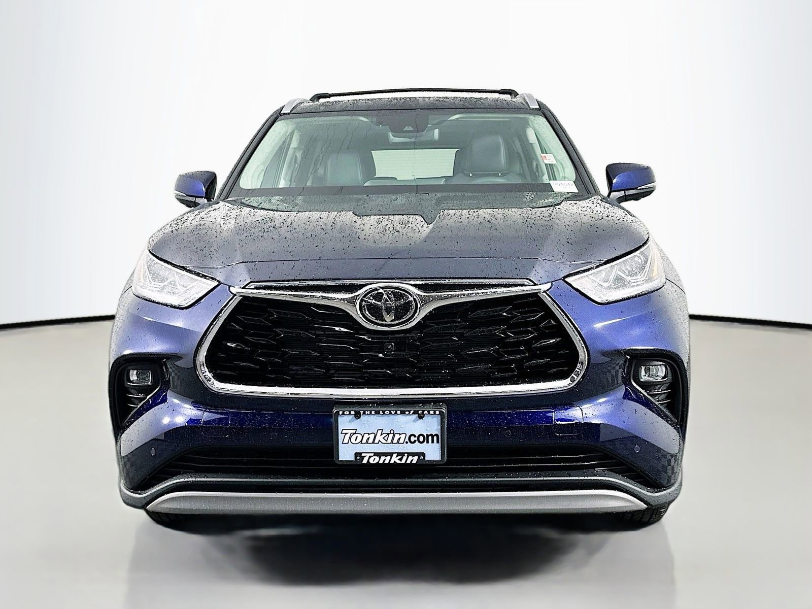 New 2026 Toyota Highlander Platinum image 2