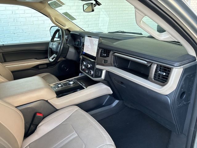 Used 2023 Ford Expedition Limited image 27