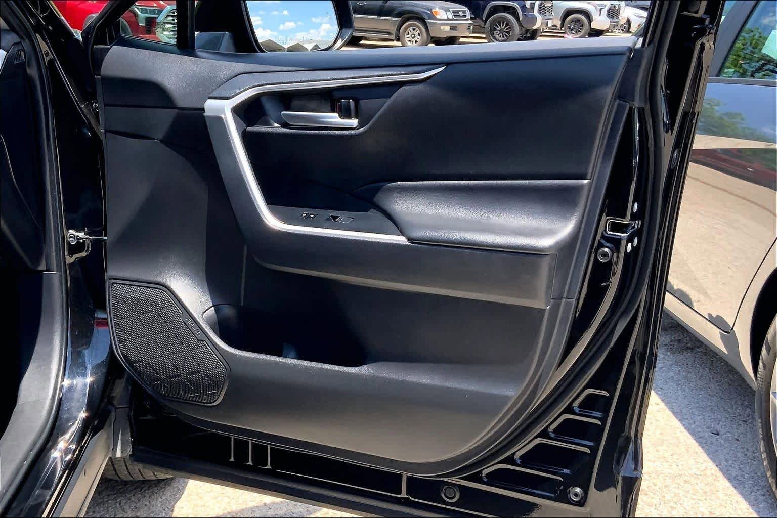 Used 2024 Toyota RAV4 XLE w/ Convenience Package FWD image 23