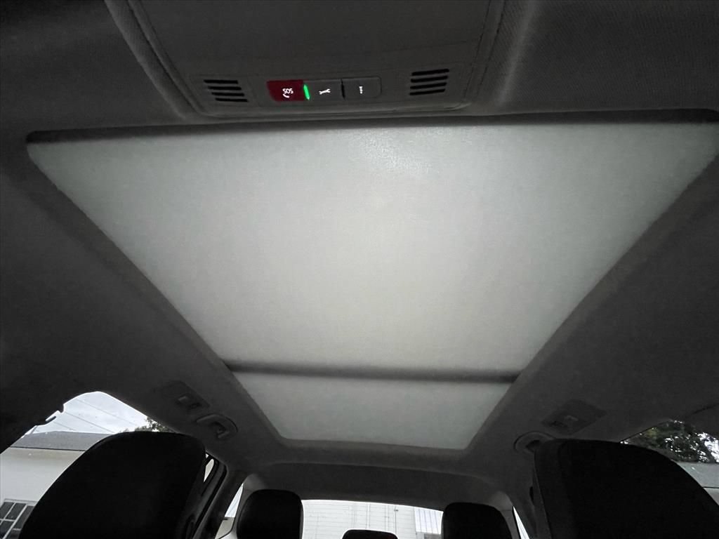 Used 2022 Volkswagen Tiguan SE FWD image 5