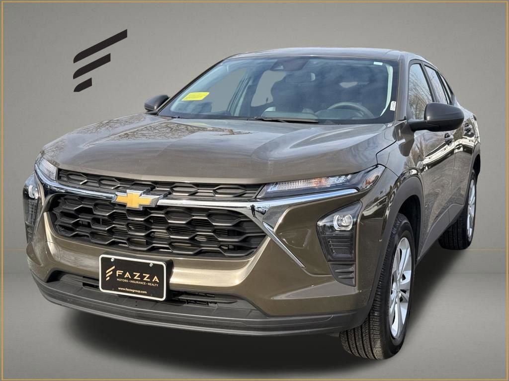 Used 2024 Chevrolet Trax LS image 1
