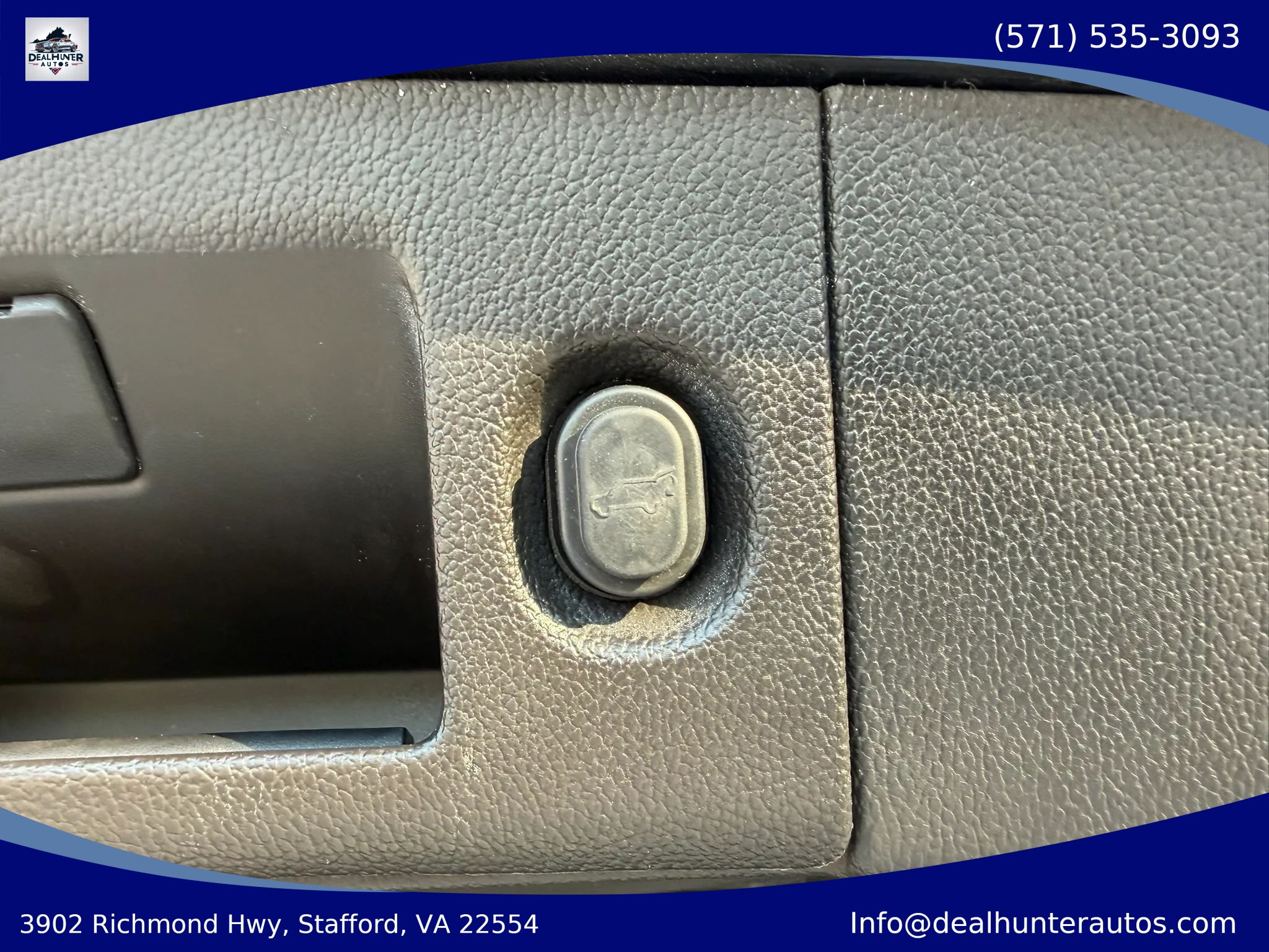 Used 2015 Chevrolet Tahoe LTZ AWD/4WD image 7