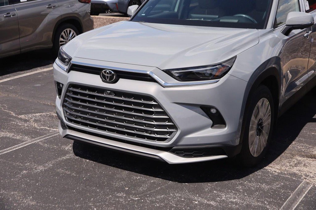 New 2026 Toyota Grand Highlander AWD Hybrid image 5