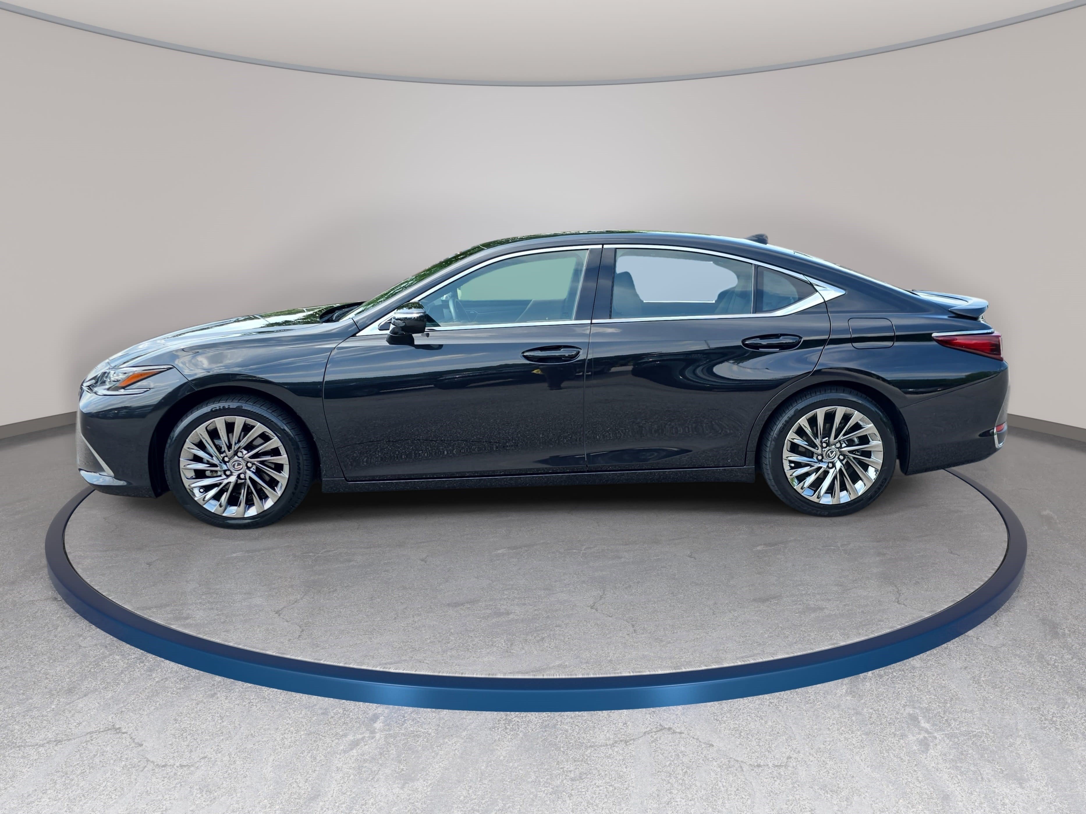 Used 2025 Lexus ES 300h Ultra Luxury w/ Accessory Package (Z2) FWD image 8