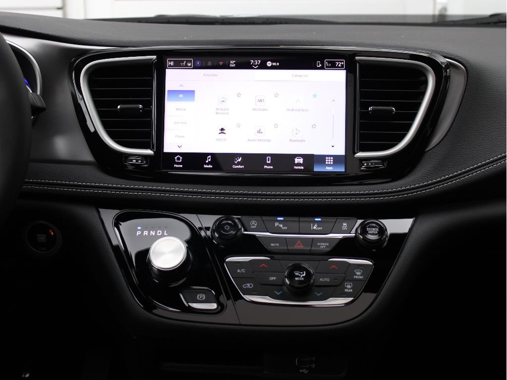New 2026 Chrysler Pacifica Select AWD/4WD image 22