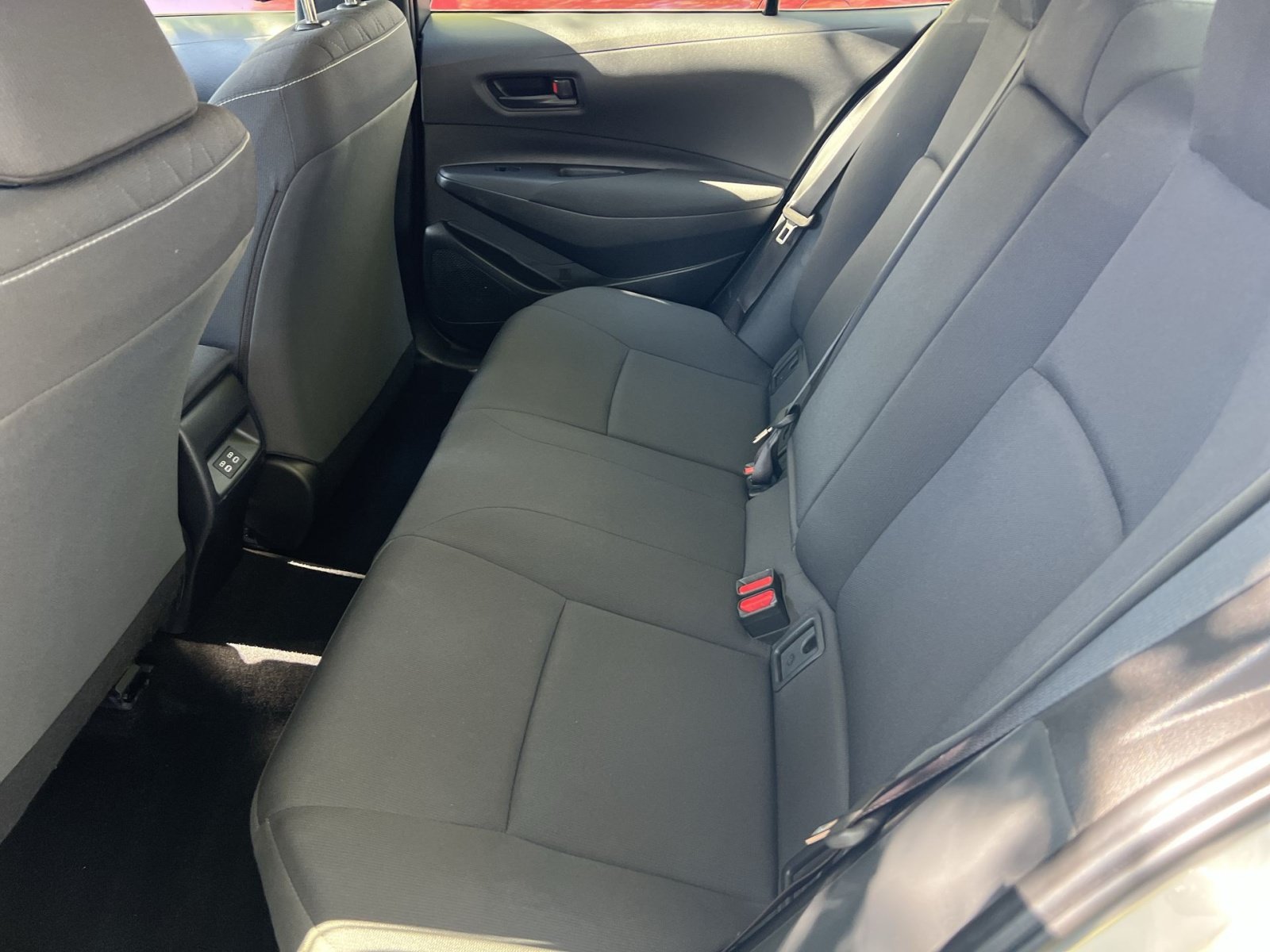 Used 2025 Toyota Corolla LE FWD image 23