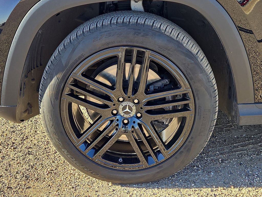 Used 2025 Mercedes-Benz GLS 450 4MATIC image 11
