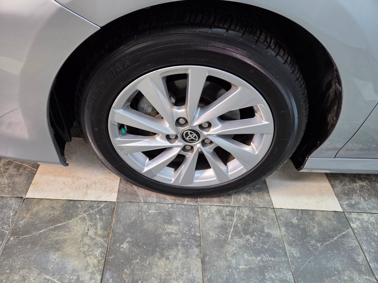 Used 2021 Toyota Camry LE image 8