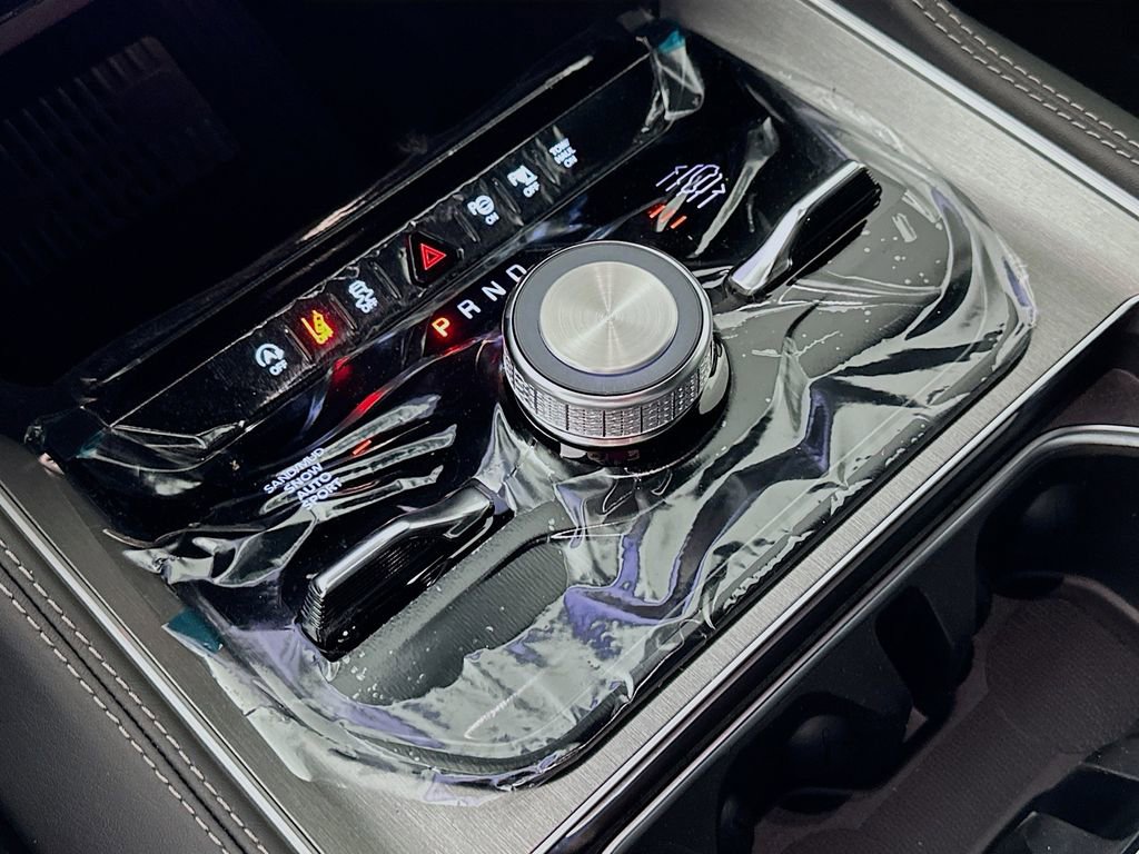 New 2026 Jeep Grand Wagoneer Limited AWD/4WD image 22