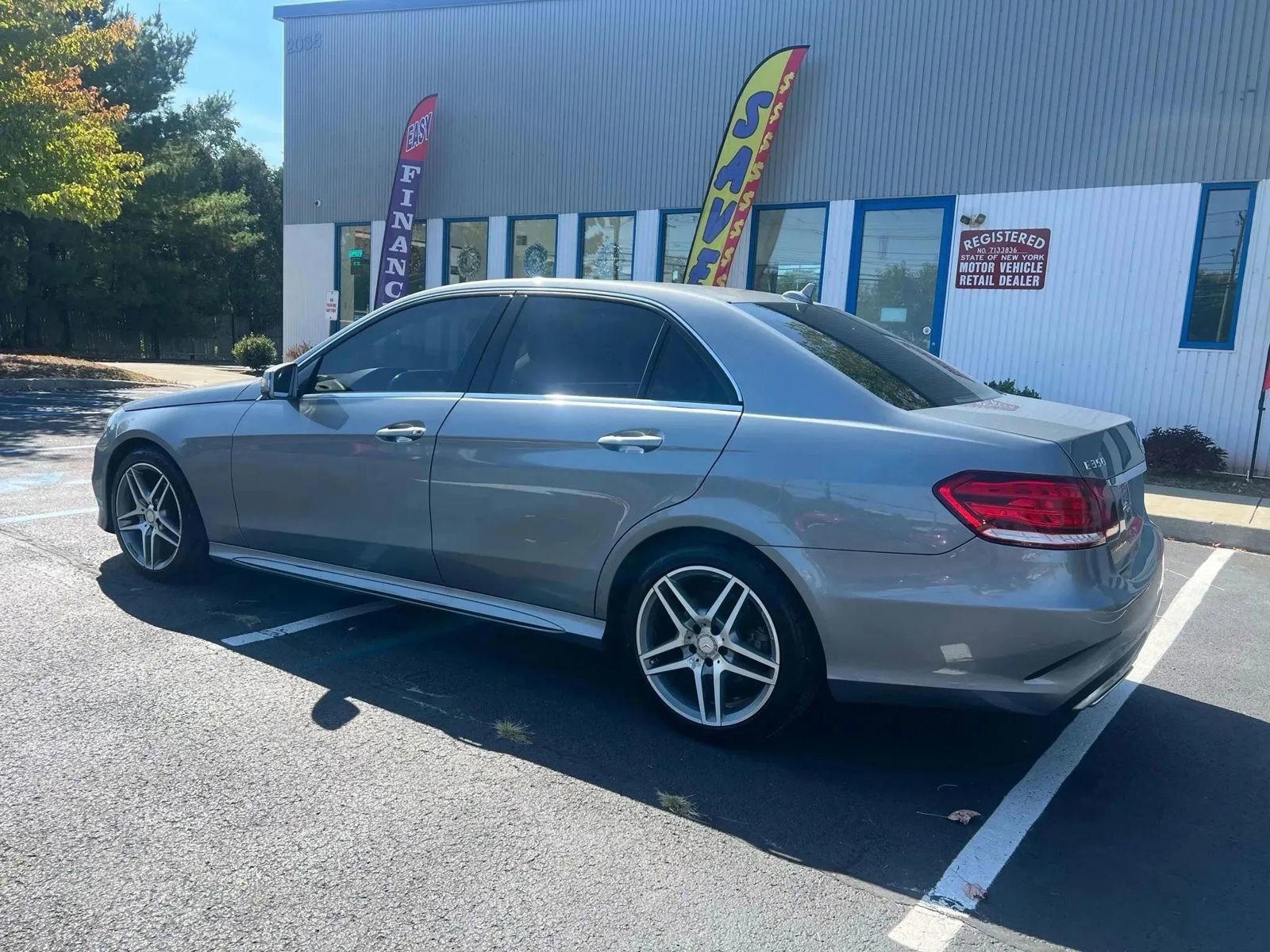 Used 2015 Mercedes-Benz E 350 4MATIC Sedan image 4