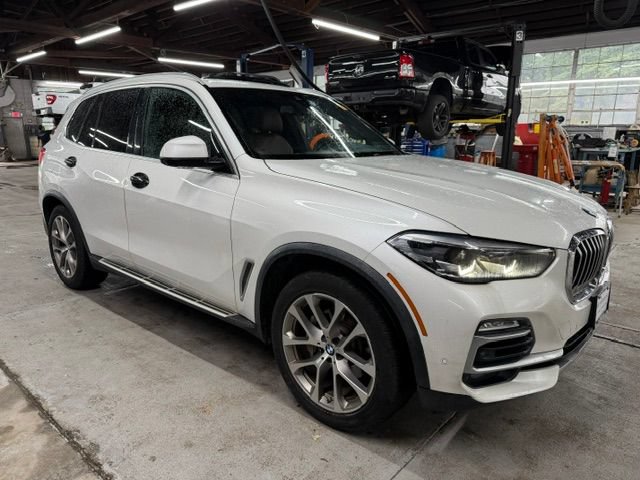 Used 2019 BMW X5 xDrive40i w/ Luxury Seating Package AWD/4WD image 3