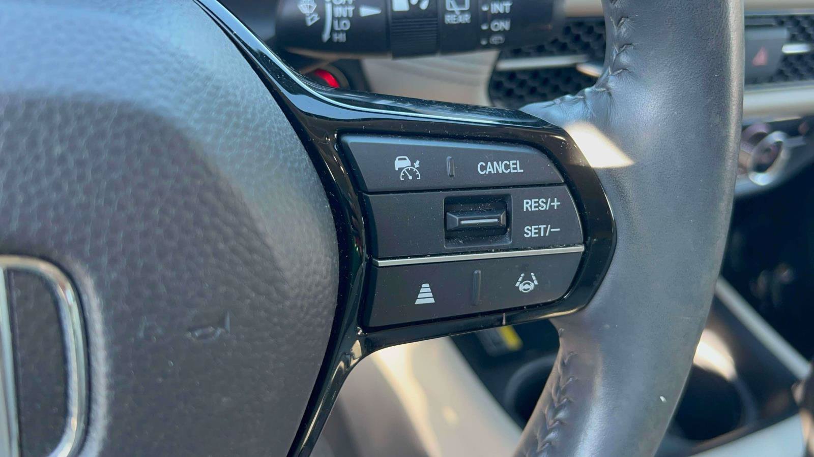 Used 2024 Honda HR-V EX-L image 25