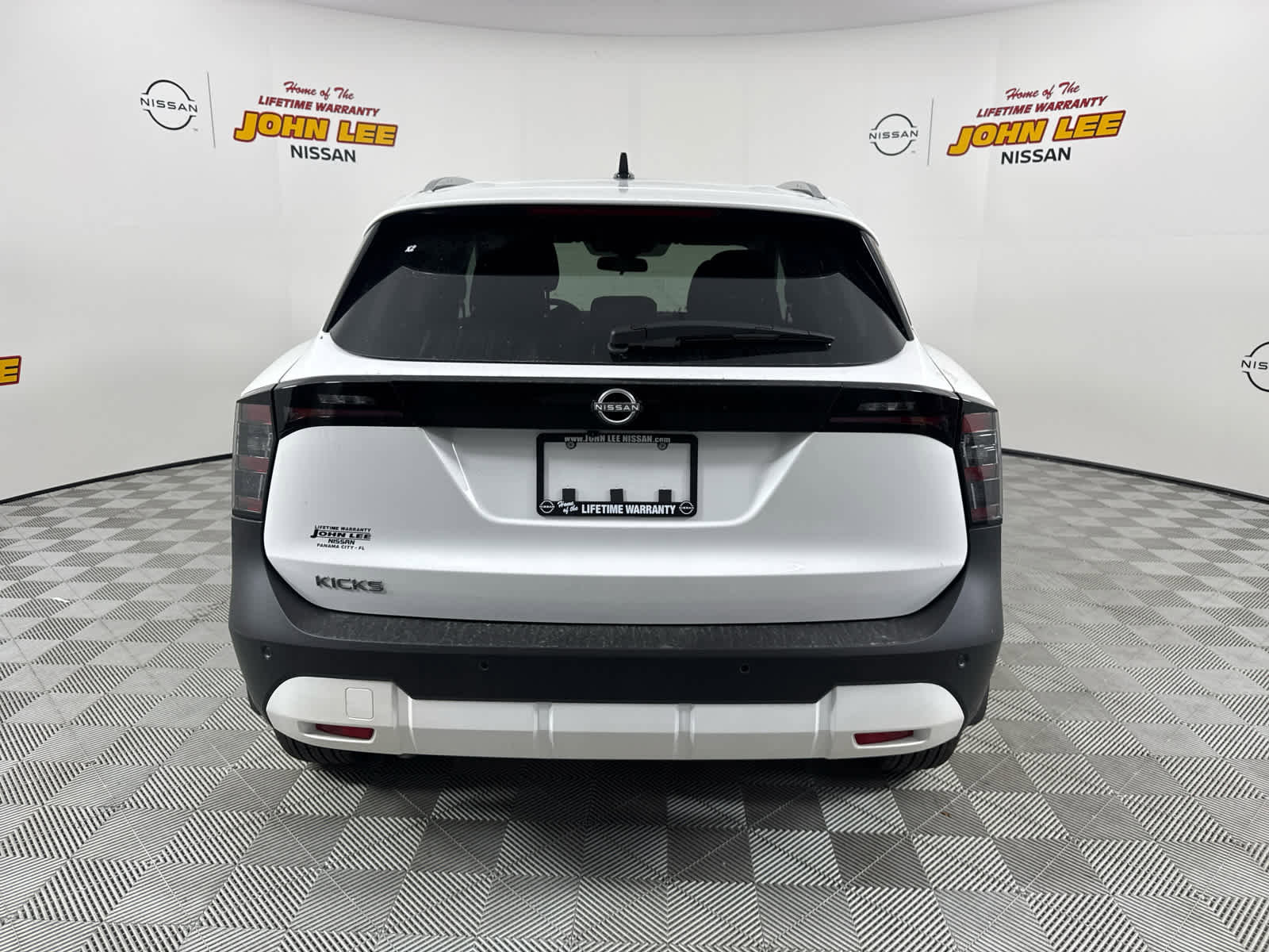 New 2026 Nissan Kicks SV w/ Illumination Package image 4