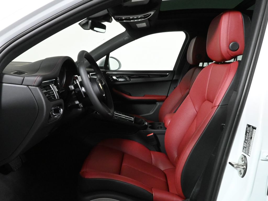 Used 2026 Porsche Macan AWD/4WD image 5