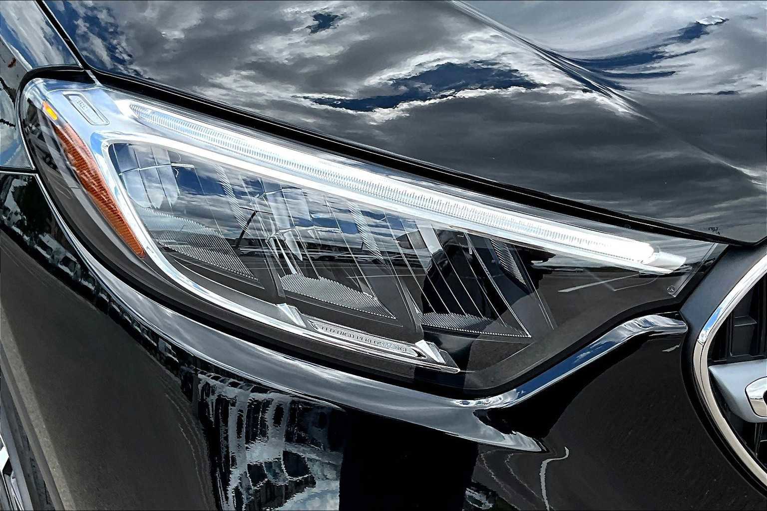 New 2025 Mercedes-Benz GLC 350e 4MATIC image 13