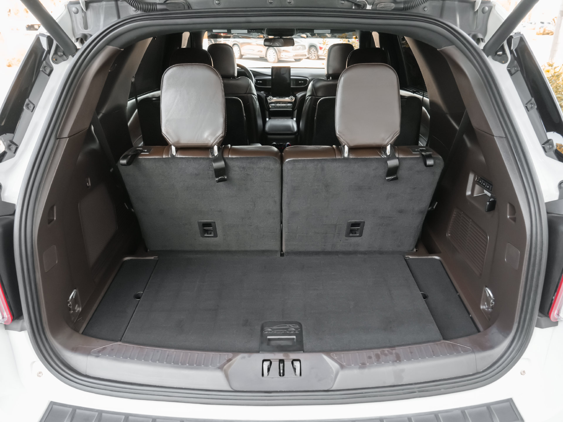Used 2024 Ford Explorer King Ranch w/ Technology Package RWD image 26