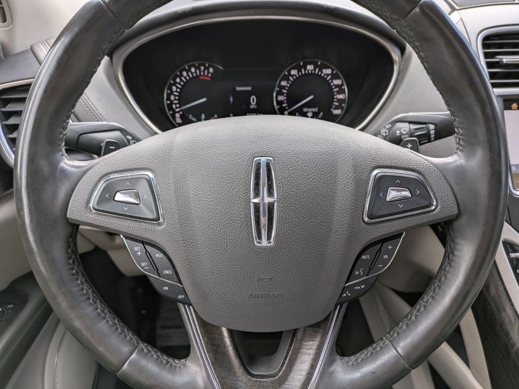 Used 2018 Lincoln MKX Reserve w/ Lincoln MKX Climate Package image 16