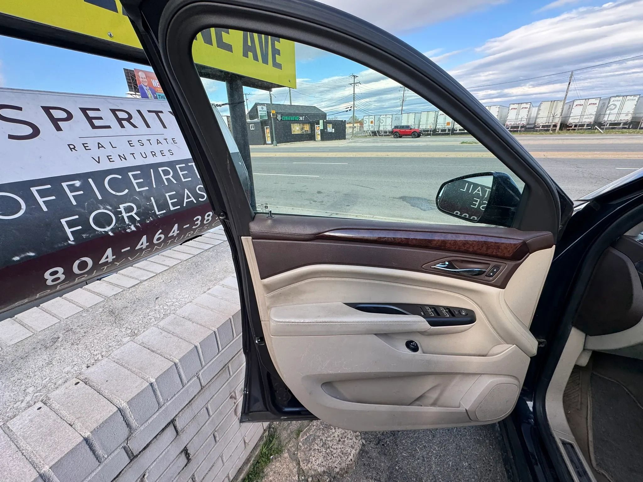 Used 2014 Cadillac SRX Performance w/ Driver Awareness Package image 11