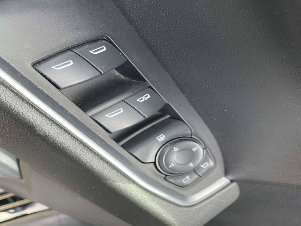 Used 2025 Chevrolet Silverado 1500 LT AWD/4WD image 12