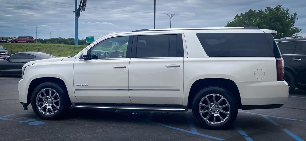 Used 2015 GMC Yukon XL Denali w/ Open Road Package AWD/4WD image 18