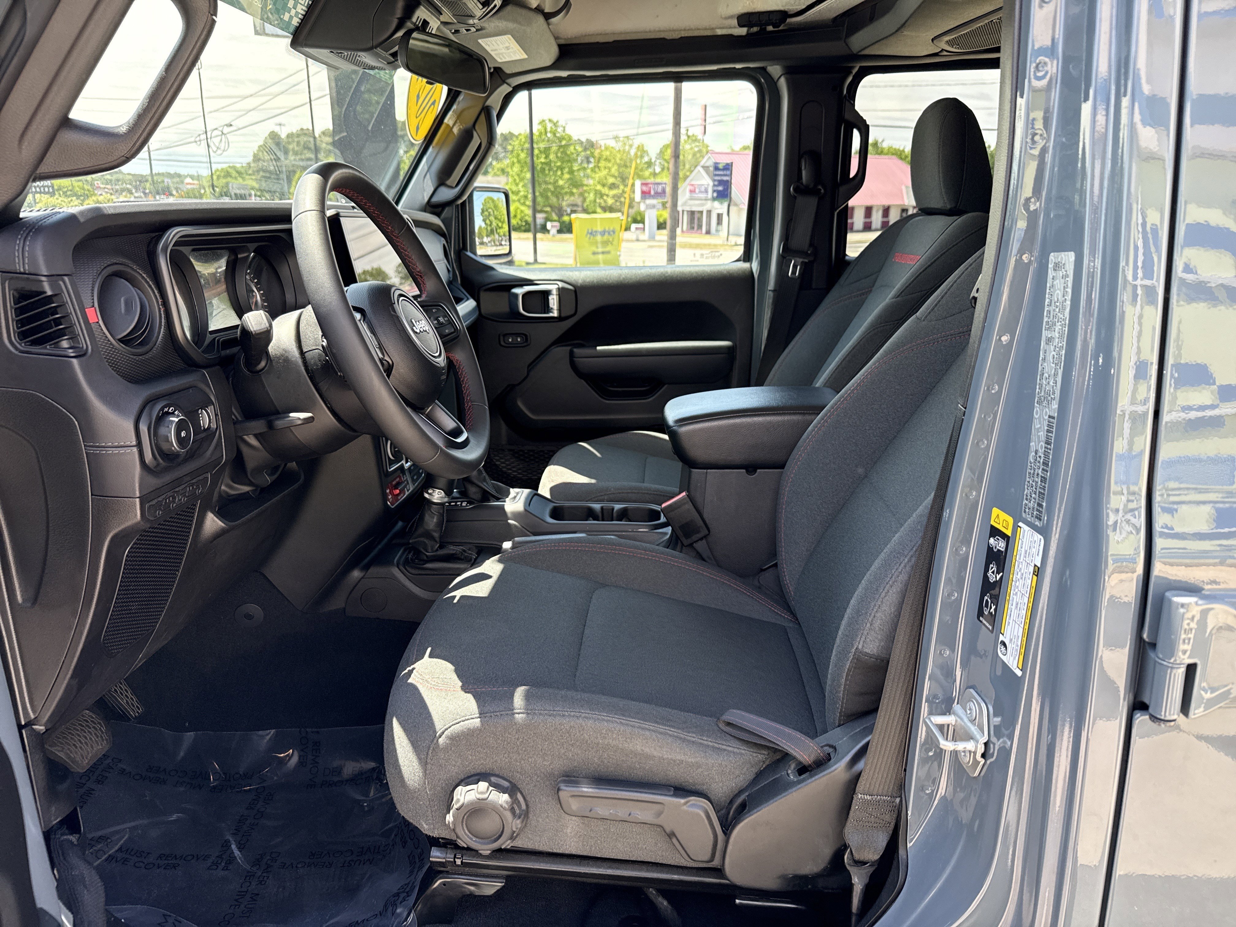 Used 2024 Jeep Wrangler Unlimited Rubicon AWD/4WD image 16