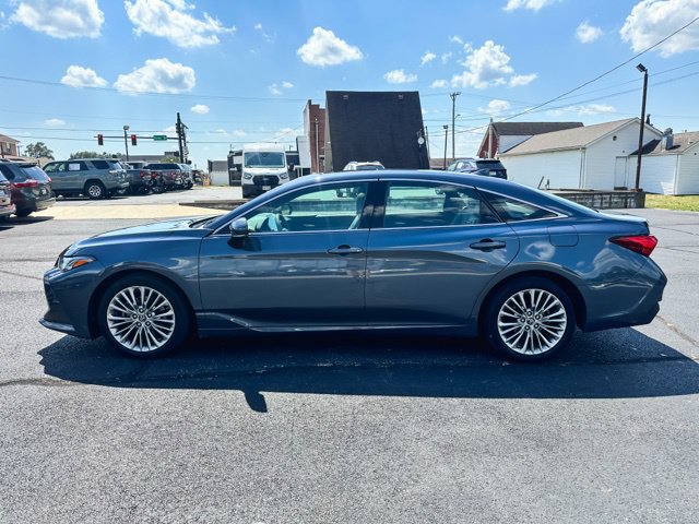 Used 2019 Toyota Avalon Limited FWD image 4