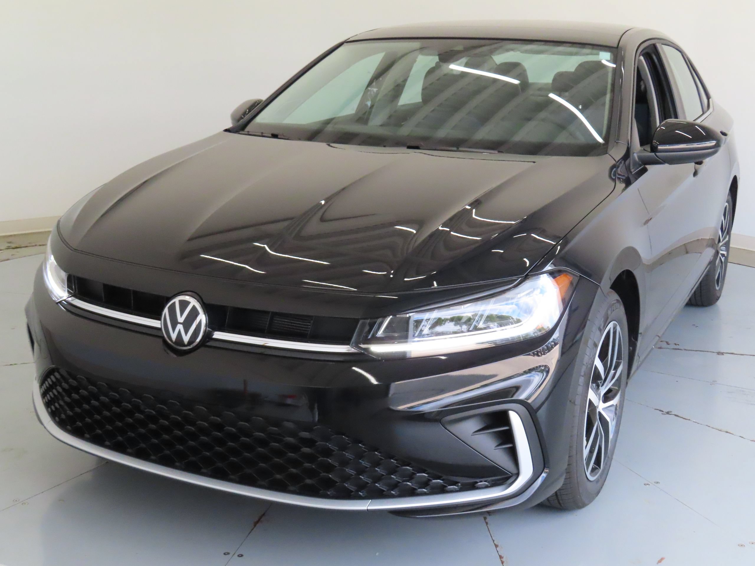 New 2026 Volkswagen Jetta SE FWD image 8