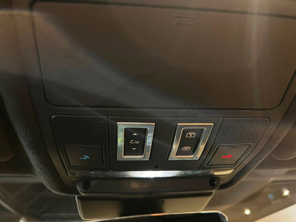 Used 2019 Jaguar F-PACE Premium image 22