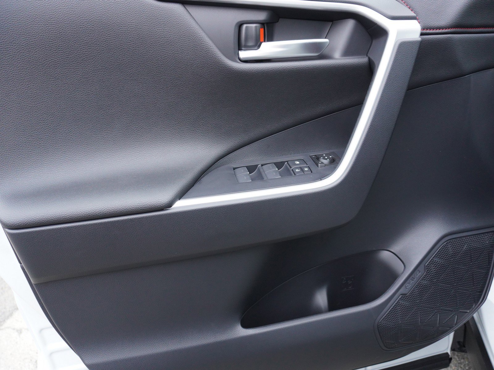 New 2025 Toyota RAV4 XSE image 21