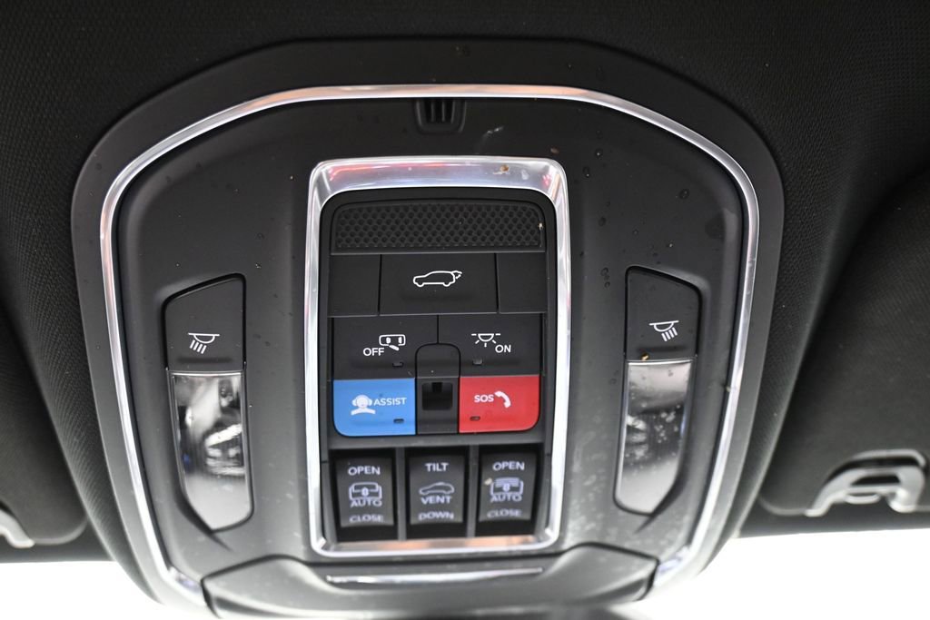 Used 2023 Jeep Wagoneer Series II AWD/4WD image 29