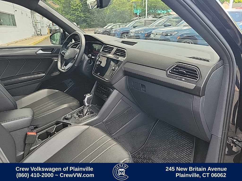 Certified 2024 Volkswagen Tiguan SE R-Line AWD/4WD image 43