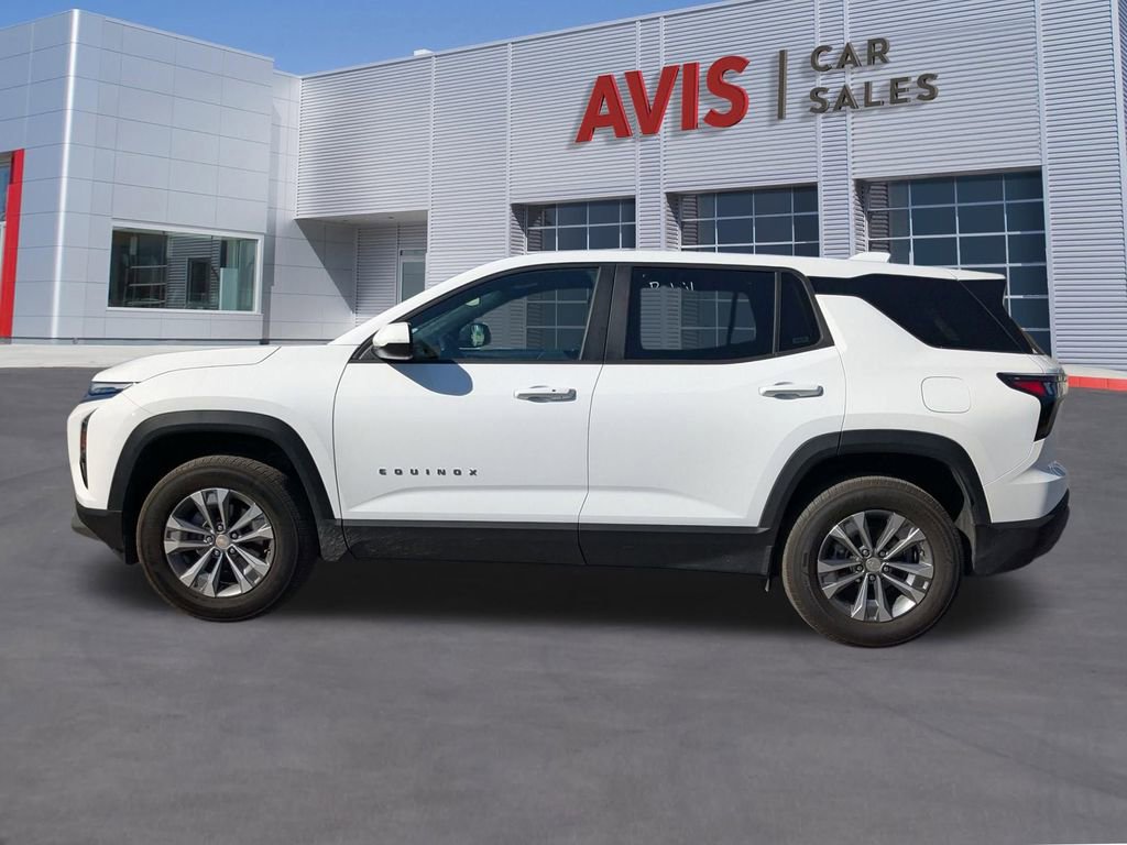 Used 2025 Chevrolet Equinox LT image 2