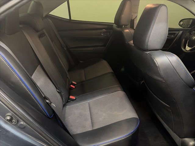 Used 2018 Toyota Corolla SE image 32